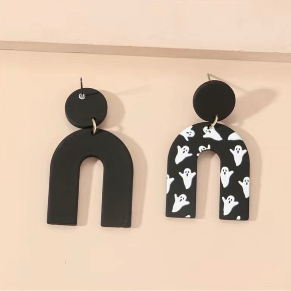 NWT 👻GHOST EARRINGS👻 - Picture 4 of 4
